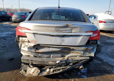 2013 Chrysler 200 Limited z USA, uszkodzony, nr VIN 1C3CCBCG6DN759838